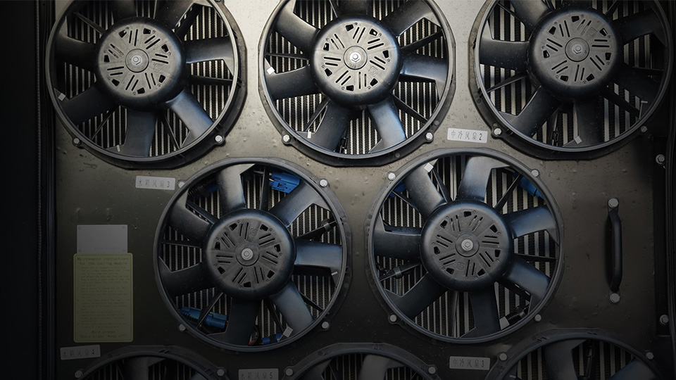 Intelligent electronically controlled cooling system